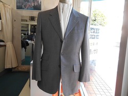 お譲りのスーツ（GINENCHY）お直し